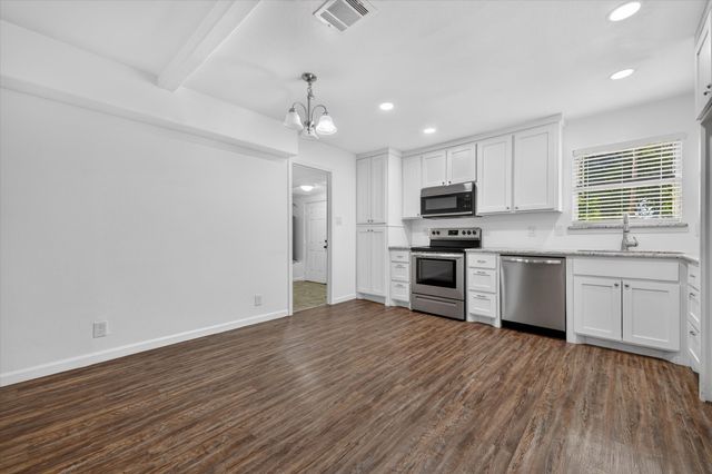 906 Euclid Street, Cleburne, TX 76033