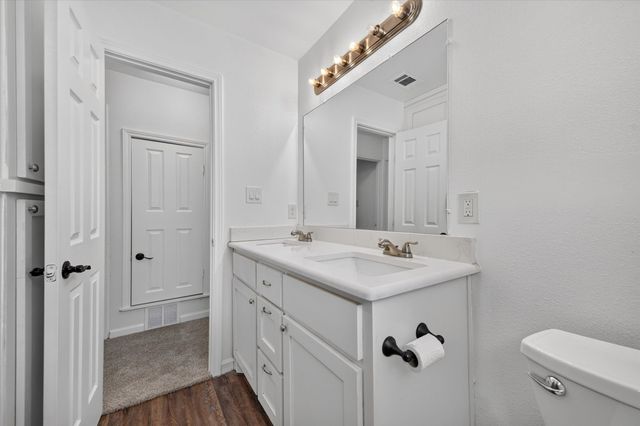 906 Euclid Street, Cleburne, TX 76033