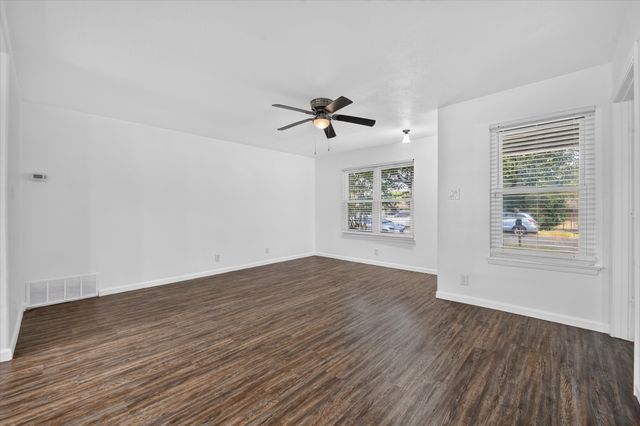 906 Euclid Street, Cleburne, TX 76033