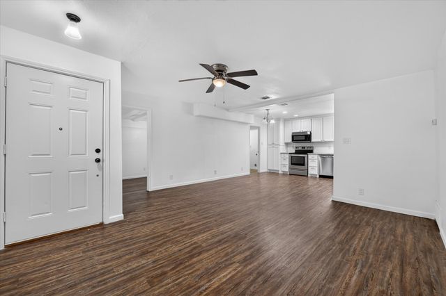 906 Euclid Street, Cleburne, TX 76033