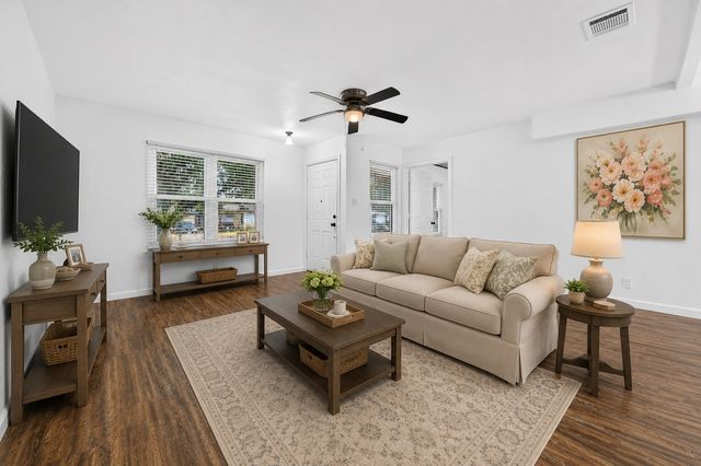 906 Euclid Street, Cleburne, TX 76033