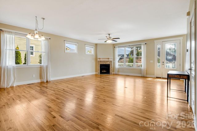 7 Oakhaven Terrace, Asheville, NC 28803