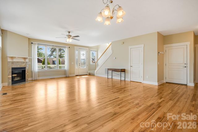 7 Oakhaven Terrace, Asheville, NC 28803