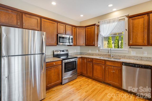 7 Oakhaven Terrace, Asheville, NC 28803