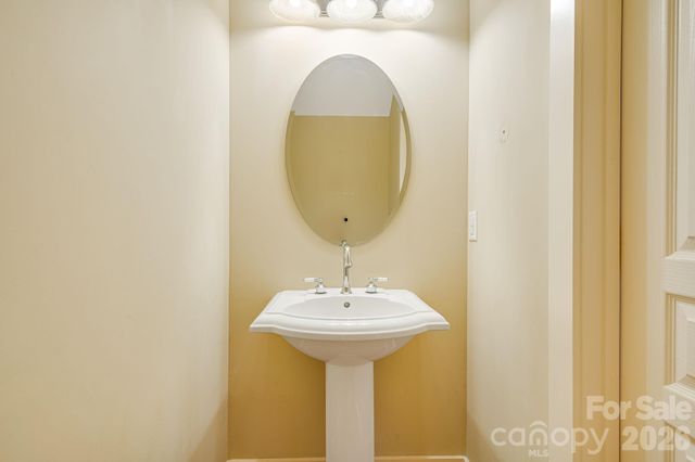 7 Oakhaven Terrace, Asheville, NC 28803