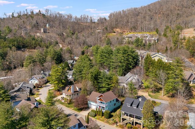 7 Oakhaven Terrace, Asheville, NC 28803