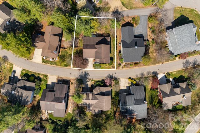 7 Oakhaven Terrace, Asheville, NC 28803