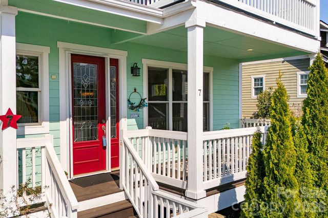 7 Oakhaven Terrace, Asheville, NC 28803