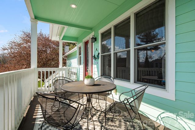 7 Oakhaven Terrace, Asheville, NC 28803