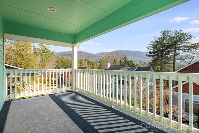 7 Oakhaven Terrace, Asheville, NC 28803