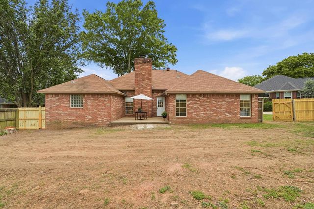 410 Whitney Woods, Conway, AR 72034