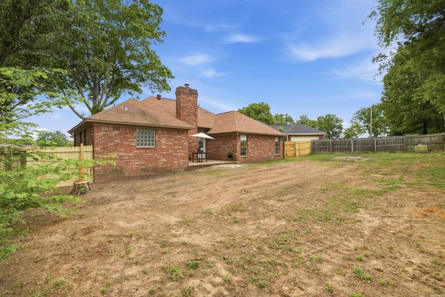 410 Whitney Woods, Conway, AR 72034