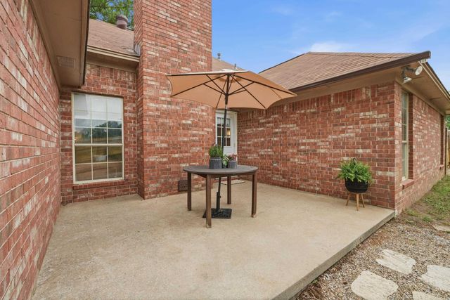 410 Whitney Woods, Conway, AR 72034