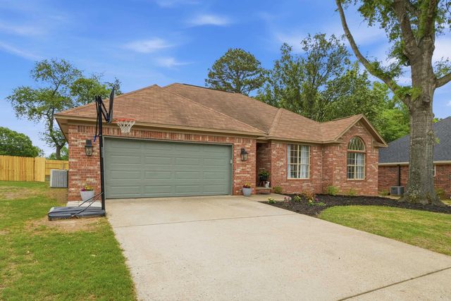 410 Whitney Woods, Conway, AR 72034