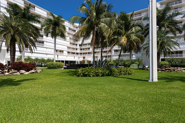 3546 S Ocean Boulevard 818, South Palm Beach, FL 33480