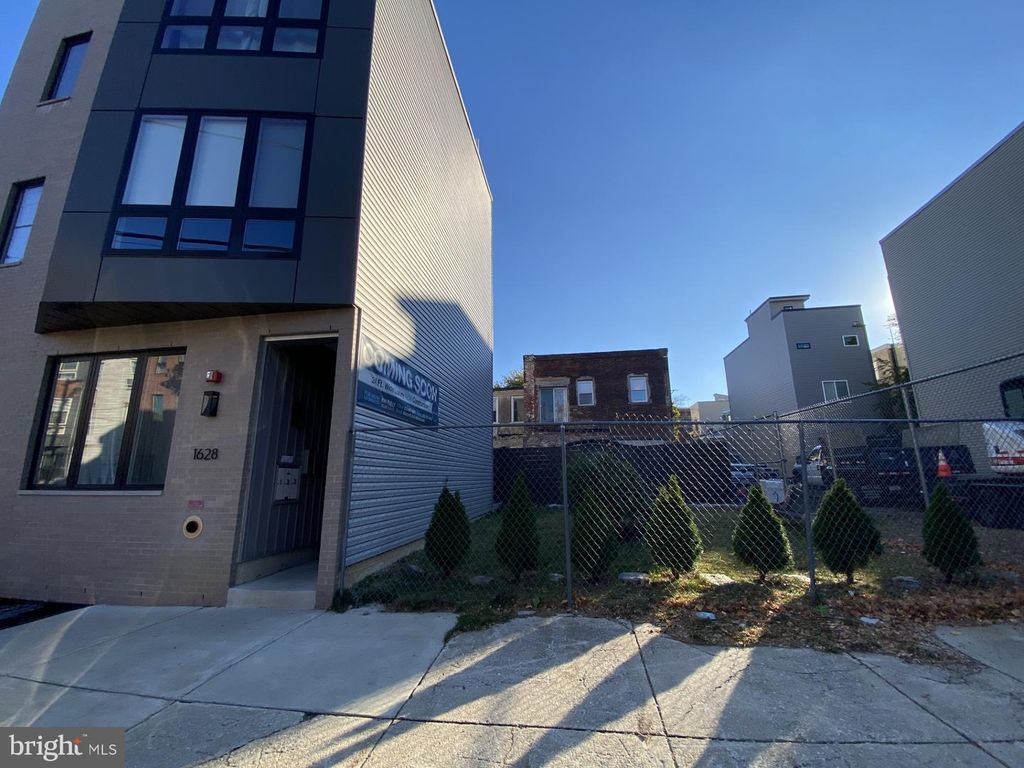 1634 W THOMPSON ST, Philadelphia, PA 19121