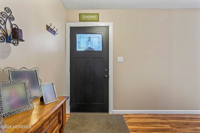 22 Forman Lane, Manalapan, NJ 07726