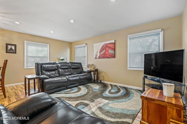 22 Forman Lane, Manalapan, NJ 07726