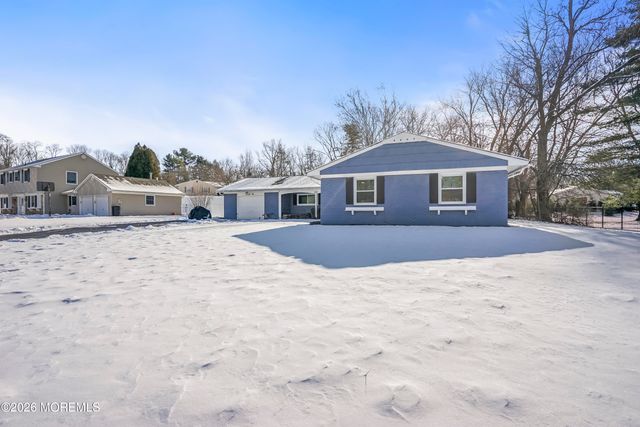 22 Forman Lane, Manalapan, NJ 07726