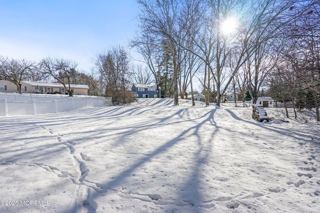 22 Forman Lane, Manalapan, NJ 07726