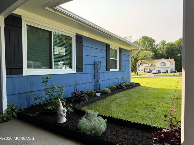 22 Forman Lane, Manalapan, NJ 07726