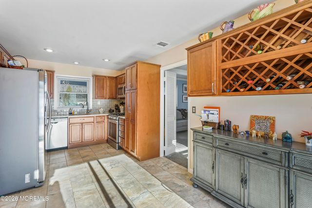 22 Forman Lane, Manalapan, NJ 07726