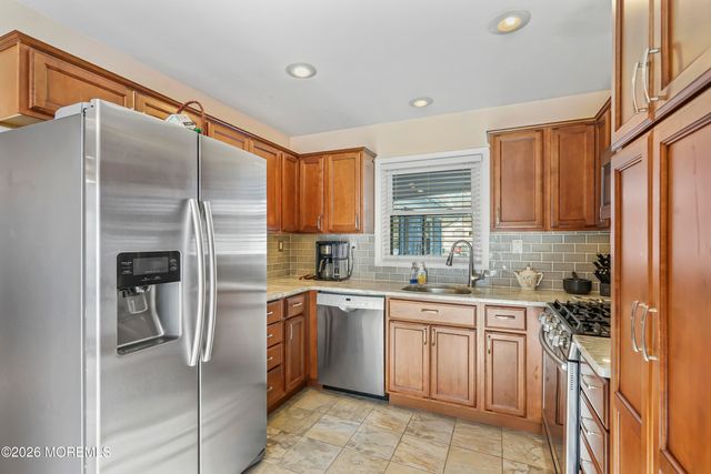 22 Forman Lane, Manalapan, NJ 07726