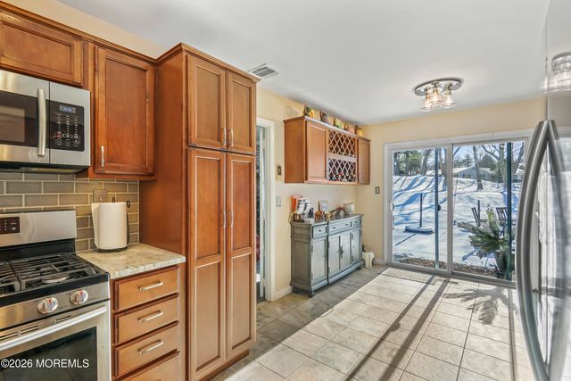 22 Forman Lane, Manalapan, NJ 07726