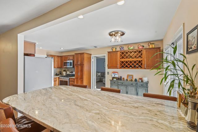 22 Forman Lane, Manalapan, NJ 07726