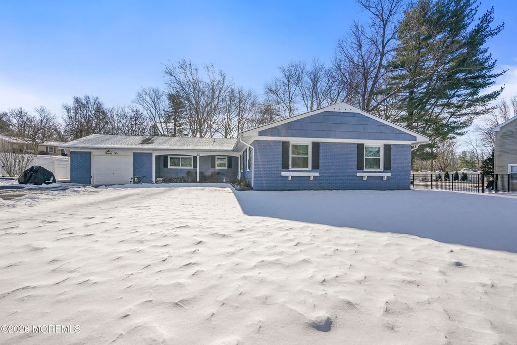22 Forman Lane, Manalapan, NJ 07726