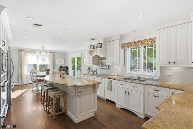 23 Puddingstone Dr, Boonton Town, NJ 07005