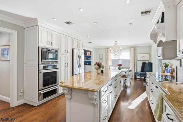 23 Puddingstone Dr, Boonton Town, NJ 07005