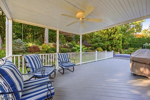 23 Puddingstone Dr, Boonton Town, NJ 07005