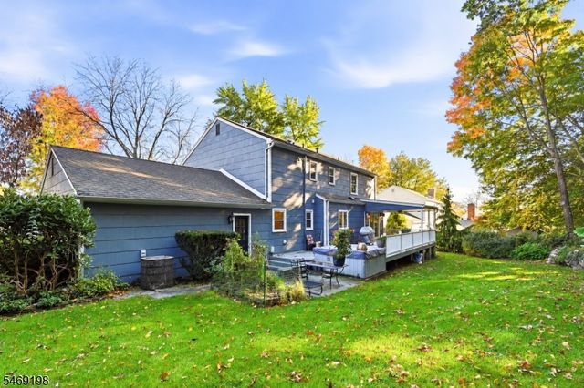 23 Puddingstone Dr, Boonton Town, NJ 07005