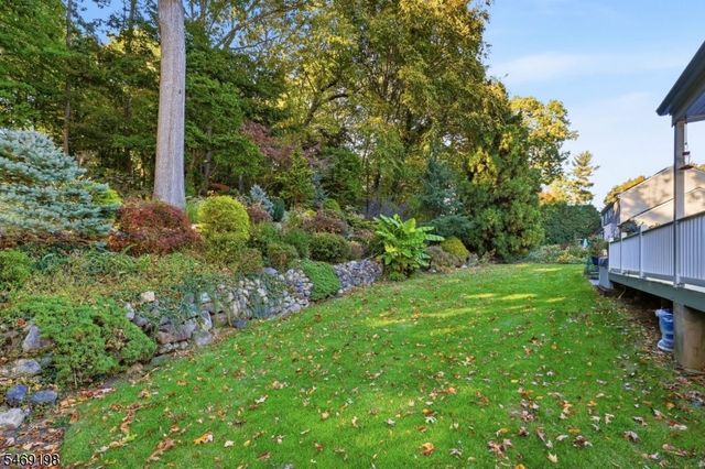 23 Puddingstone Dr, Boonton Town, NJ 07005