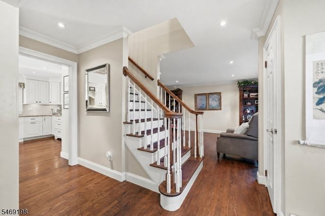23 Puddingstone Dr, Boonton Town, NJ 07005