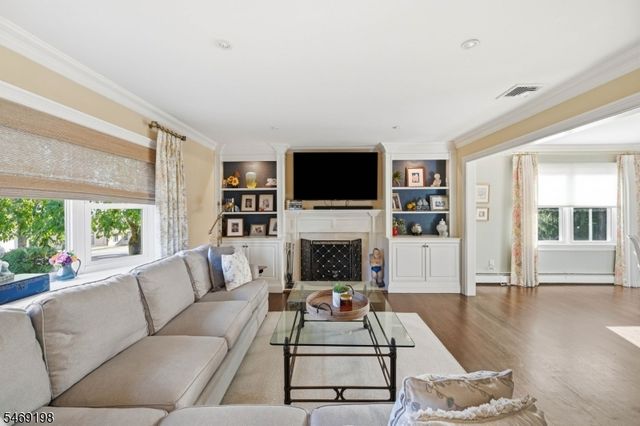 23 Puddingstone Dr, Boonton Town, NJ 07005