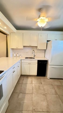 2728 N Garden Dr Drive N 214, Lake Worth Beach, FL 33461