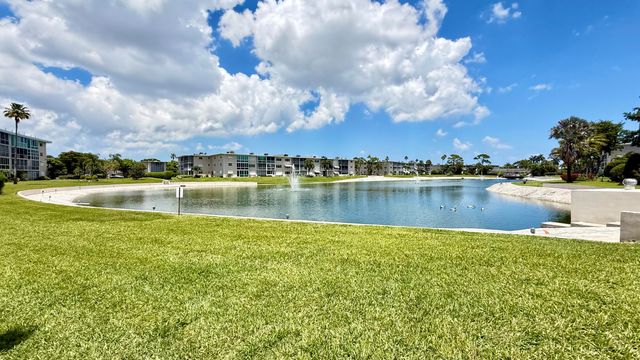 2728 N Garden Dr Drive N 214, Lake Worth Beach, FL 33461