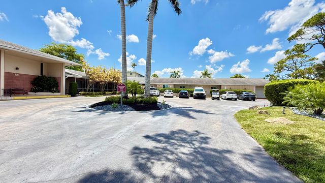 2728 N Garden Dr Drive N 214, Lake Worth Beach, FL 33461