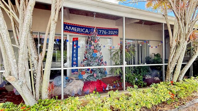 2728 N Garden Dr Drive N 214, Lake Worth Beach, FL 33461