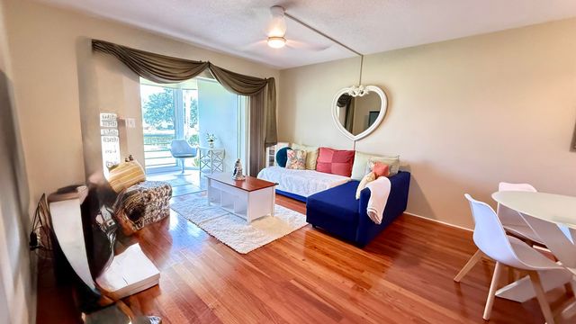 2728 N Garden Dr Drive N 214, Lake Worth Beach, FL 33461