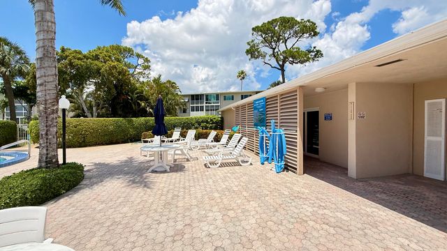2728 N Garden Dr Drive N 214, Lake Worth Beach, FL 33461