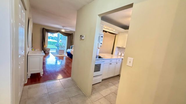 2728 N Garden Dr Drive N 214, Lake Worth Beach, FL 33461