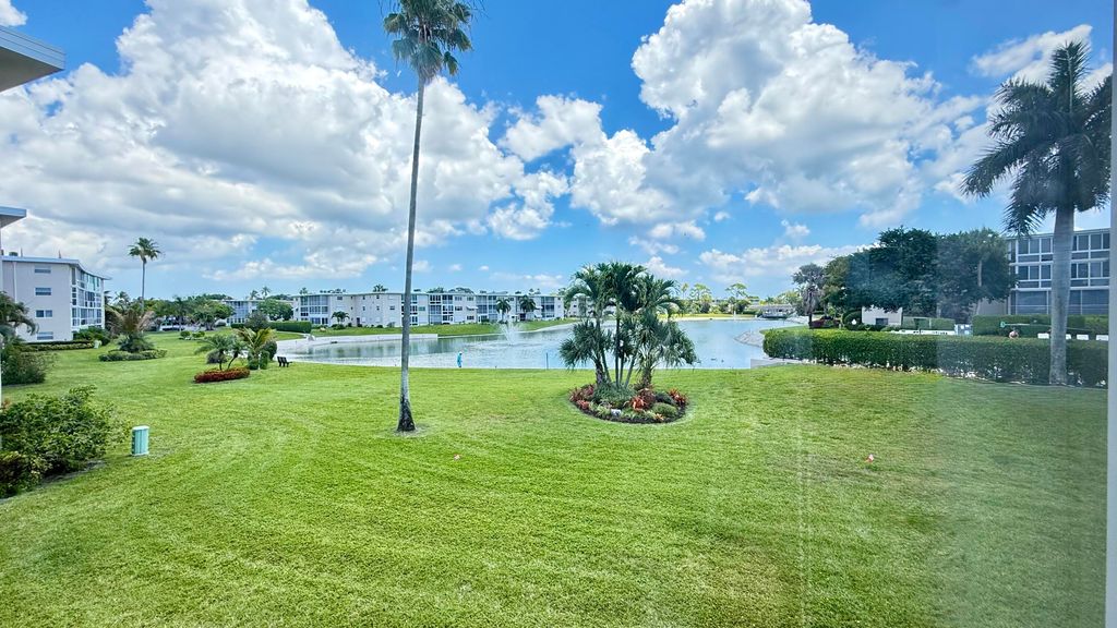 2728 N Garden Dr Drive N 214, Lake Worth Beach, FL 33461