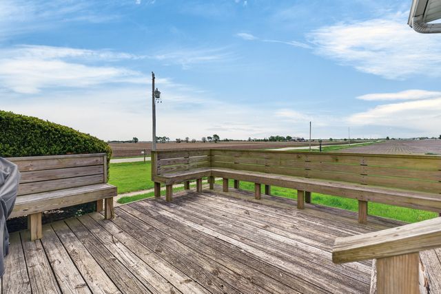 21137 Fenstermaker Road, Sycamore, IL 60178