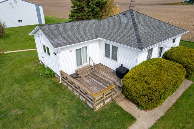 21137 Fenstermaker Road, Sycamore, IL 60178