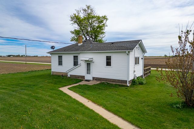 21137 Fenstermaker Road, Sycamore, IL 60178