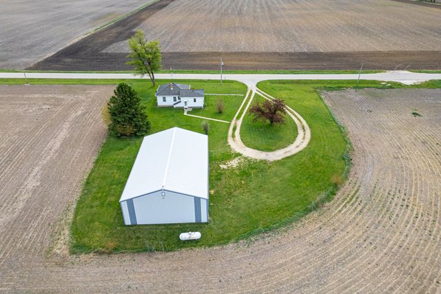 21137 Fenstermaker Road, Sycamore, IL 60178