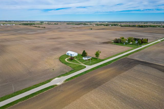 21137 Fenstermaker Road, Sycamore, IL 60178